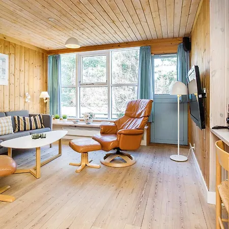 4 Person In Vaeggerlose * Bøtø By